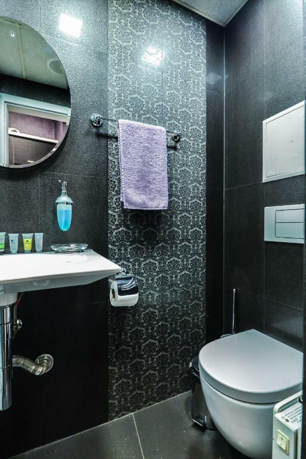 Champs-Elysees Sofia 2-Bdr, 2-Bthr Tsar Simeon Suite By Flat Mаnager Exteriör bild